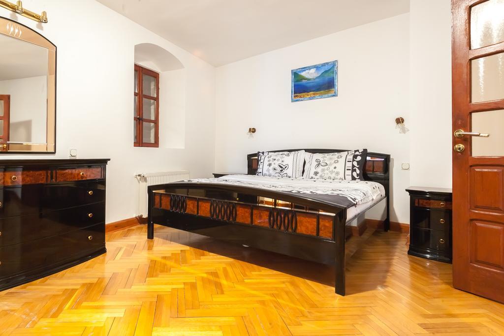 Villa & Apartments Perasto Экстерьер фото
