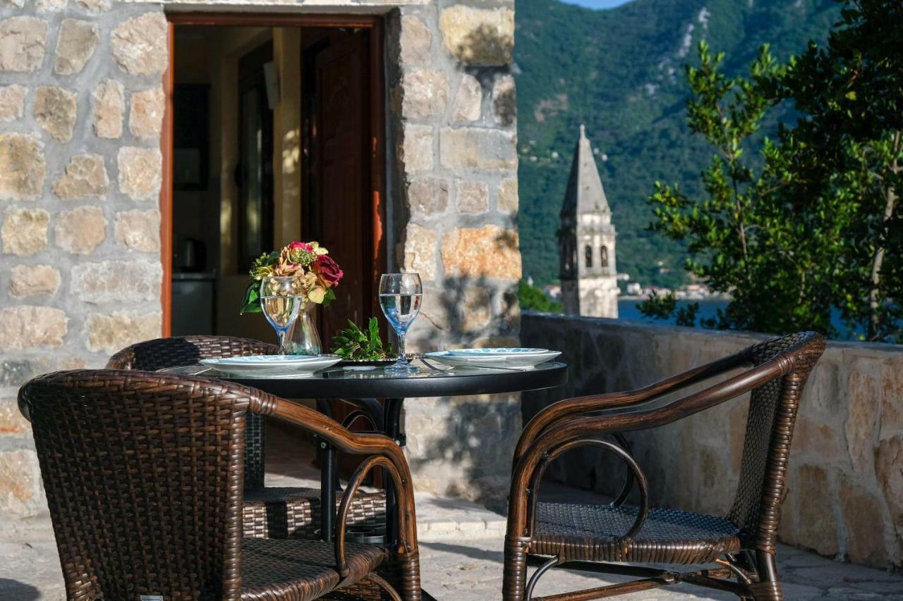 Villa & Apartments Perasto Экстерьер фото