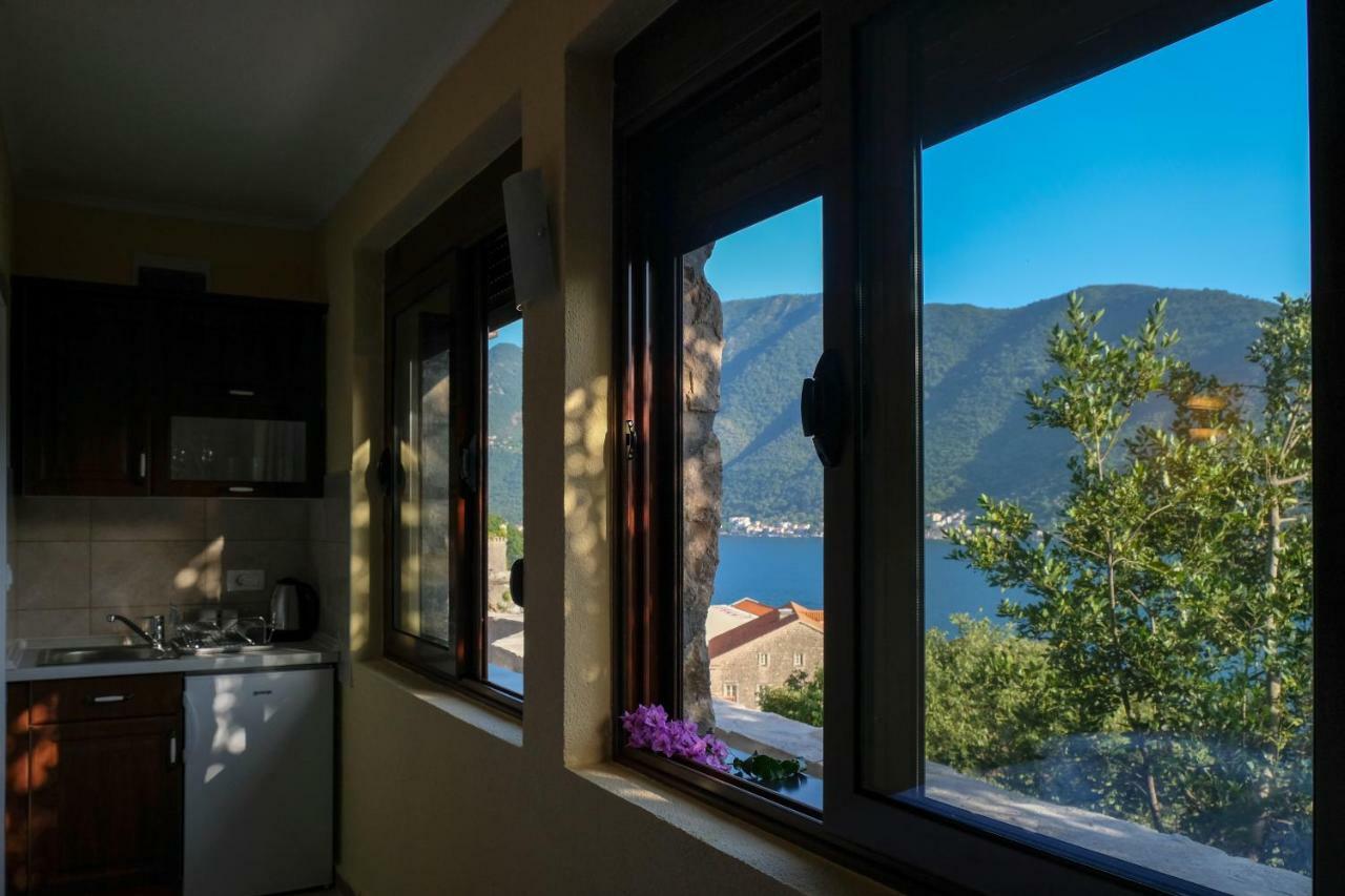 Villa & Apartments Perasto Экстерьер фото